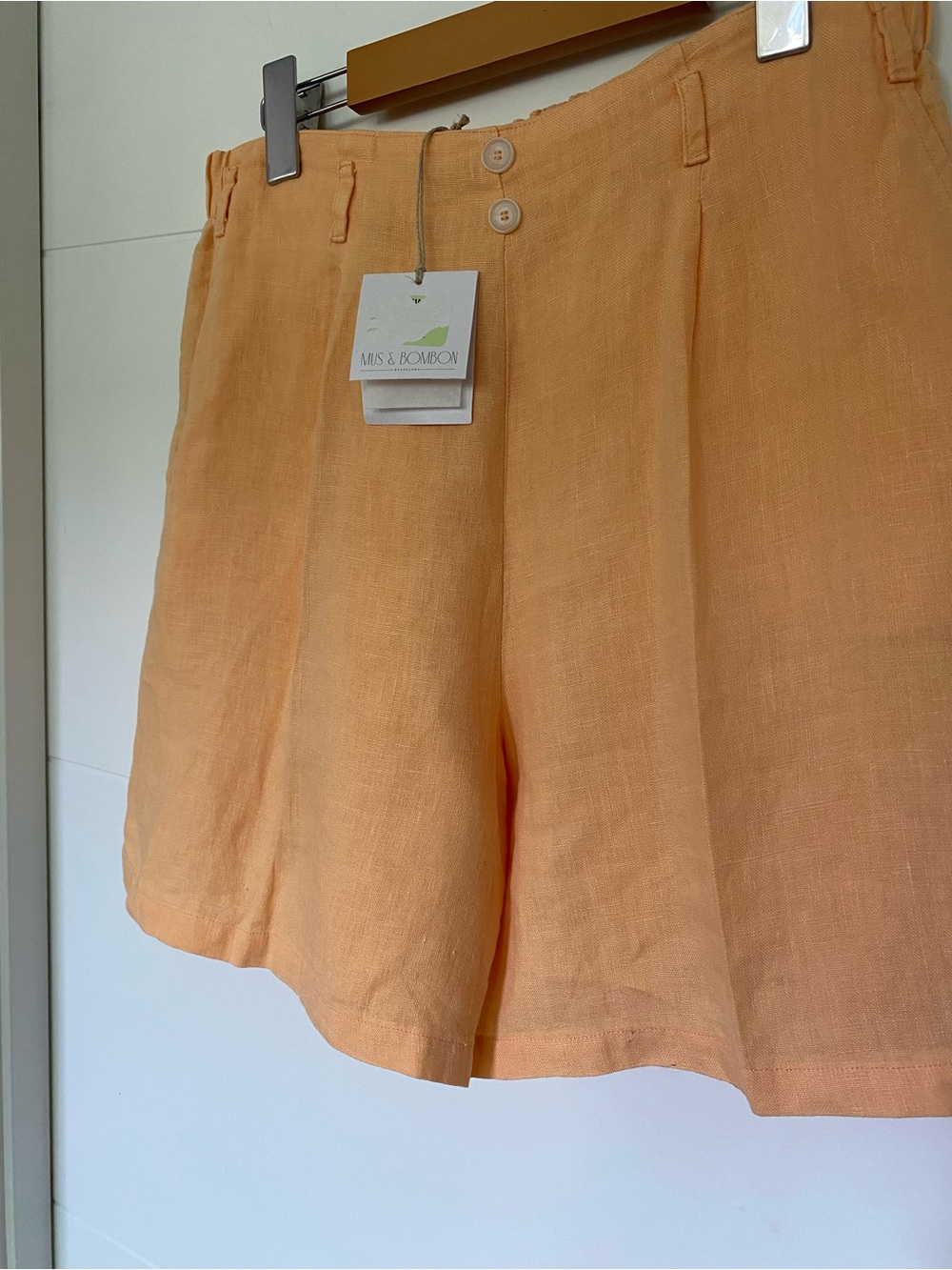 NWT MUS & BOMBON 100% Linen Women’s Shorts - Picture 2 of 6